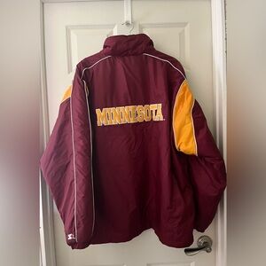 Men’s vintage Minnesota Golden Gophers Starter jacket.  maroon & gold coat XL